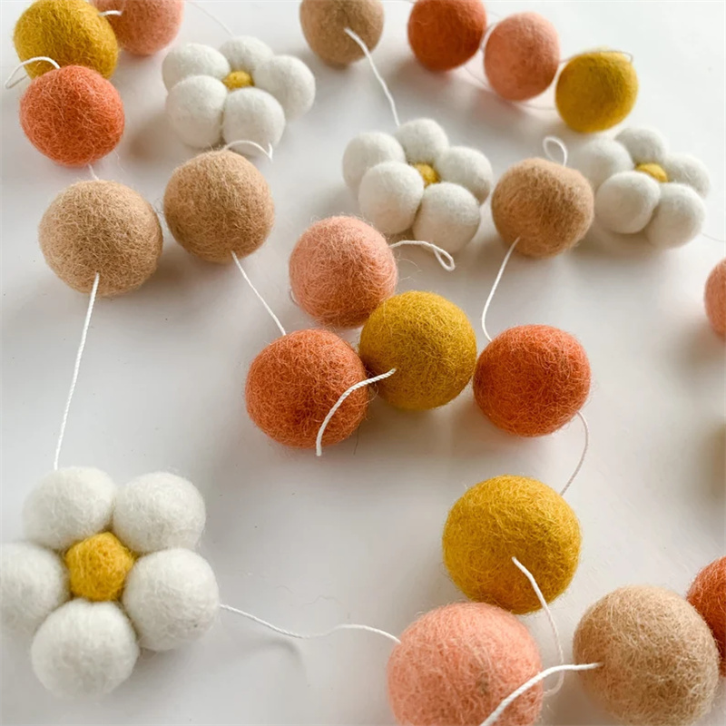 Ins Wool Felt Balls Daisy Flow - مراجعة Home Decor Garland وسعره