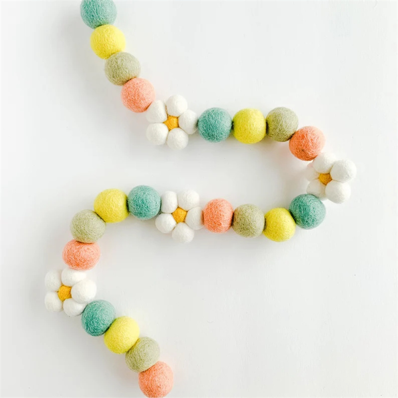Ins Wool Felt Balls Daisy Flow - مراجعة Home Decor Garland وسعره
