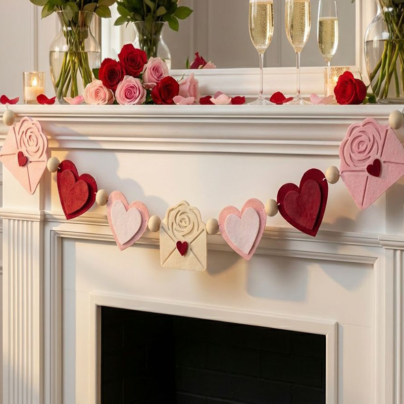 Valentine's Day LOVE Heart Pom - مراجعة Home Decor Garland وسعره